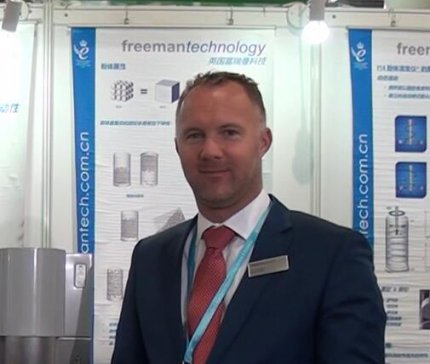 �Կ͑��錧�����Լ��g����A��ֻ�龫���󾫡����LӢ���������Ƽ���˾���¿�����Tim Freeman