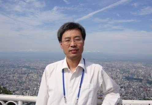 ���L���������кͽ���һ��ץ��