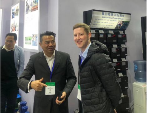 �Ϻ�Ρ�������ʮ�ˌ��Ϻ����H��ʽ���m���g�c�O��չ