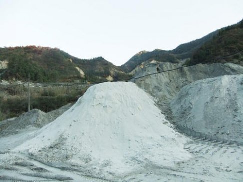 �����r����ʯ�Ƃ�{�������V��ֻ���Q�@�ɂ����}��