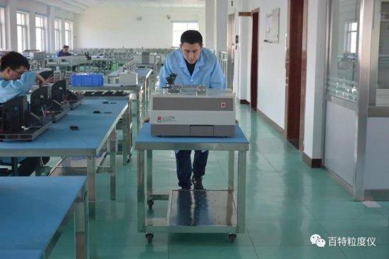 ���������±������������������½�8�l���ȃx���a(ch��n)��