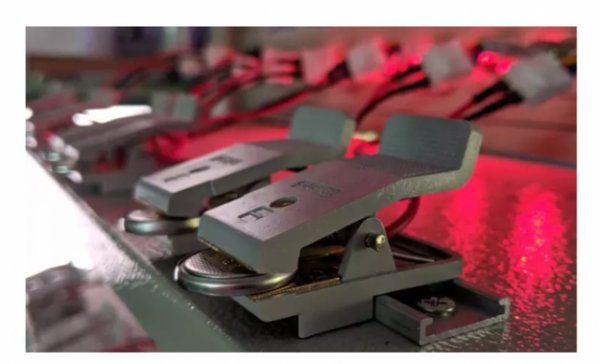 �ƌW�Ұl�F���С��԰l�пա����Եļ{�ײ��� �����������늳ص�����