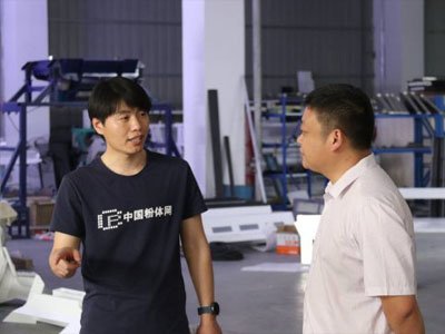 �Ї�ɫ�x�C��δ���ںϷʡ��������L�{��Մ��