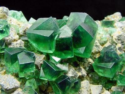 ��������Ξʯ�V���_�l(f��)�Ŀ�R��