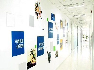 ������΢�߲��ƌW���g���޹�˾�c����s�������tˎ���w���g�߷�Փ��