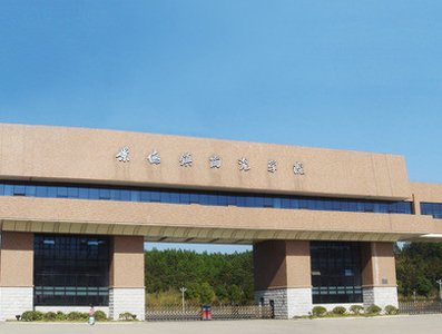 һ���˽����͹����մɲ������c(di��n)��(sh��)�(y��n)��