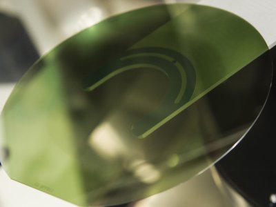 �ⷨ�댧�w��ȡ���ش�ͻ�ƣ�����������200mm̼���辧�A