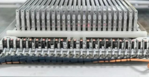 �ȁ��σ�(n��i)����ʿ�Q����˹������(y��ng)��Ƭ늳�һ�ٌ�