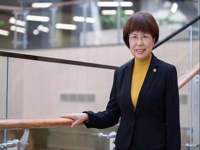 ���όW Ů�ƌW��ح𮽭��������δ�ƽ���ڣ������K�c��Ŭ��ǰ�У�