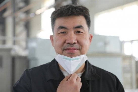 ¡������|�n�¾���ƽ����λ�ϵĽ��ı�ɫ