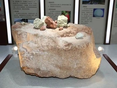 �R�ɿh��ʮ���塱��͹��ʯ�a�I�lչҎ����34�|���YԴ��18�����c�Ŀ��25�|�aֵĿ�ˣ�