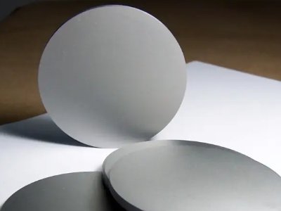 �մɰвġ���оƬ���`�꣬С�����Ĵ���