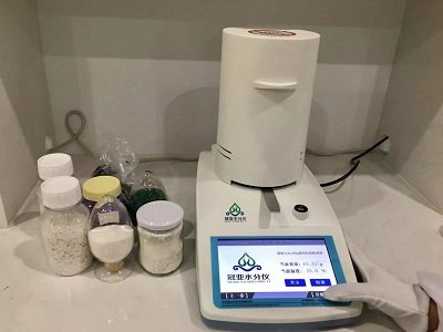 �{��̼���}����ˮ���y���ģ��к����x��