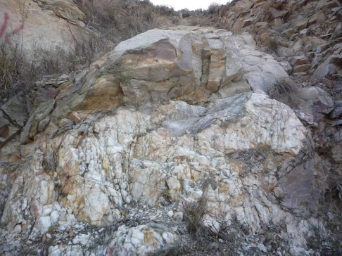 �ӹ��߼�ʯӢ������V��ԭ�ϣ��@�N�V�a����С�U