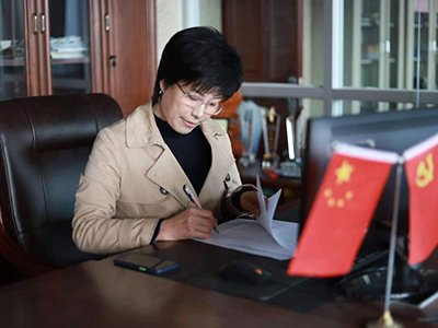 �������펽����T�S�𣺏ġ��T��h����ʯӢ�ИI(y��)�ġ��I�^�㡱