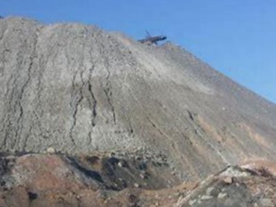 ���U�ú��ʯ��Ҫ�ɷ���Al2O3��SiO2���Á����մɲ���᣿