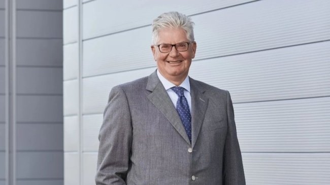 ���_���Ĵ�������Stefan Offermann���xʩ�߱����̕������L