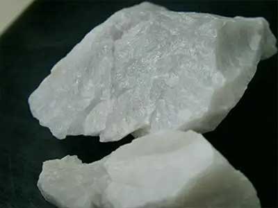 ��Ͷ�Y13.2�|���B�Ƹ��@ЩʯӢ�Ŀ�M�_�����O(sh��)