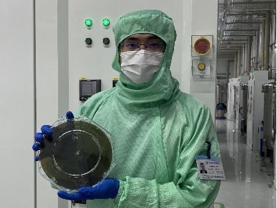 ͻ�ƣ���늻�����������8Ӣ��SiC����Ƭ������