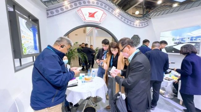 �f���h�� | �ڶ�ʮ���Ϻ����H��ʽ���m���g�c�O��չ�A�M��Ļ