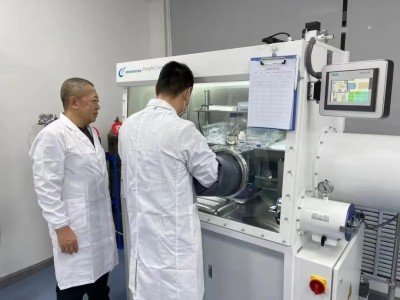 ��V�����x�F�����Ȼʯī���I��@�ش�ͻ�ƣ�