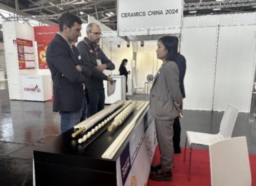 �P�����⣬�����M�@|���ع��I�Wҫ����Ľ��ڇ��H�մɹ��Iչ��