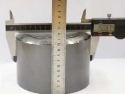 ����(n��i)�״κ���_100 mm! ̼����ξ����Lȡ�����Mչ