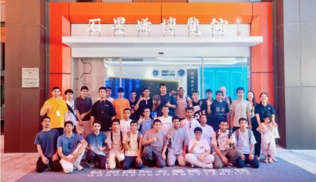 �ӏ�(qi��ng)��(gu��)�H�������ϰ݅��^�F(tu��n)���L���݇�(gu��)�Hʯīϩ���[�^