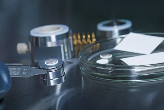 �͑�(h��)����|���ڶ�����������Fraunhofer IKTS�̑B(t��i)늳��о�