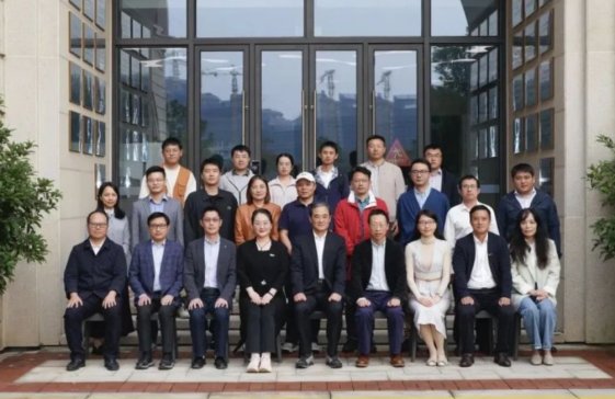 ��ϩ�Ƽ��y���㽭��W(xu��)�cǧ���ۼ��F(tu��n)����ͬ���M(j��n)ʯīϩ�Ƽ��ɹ��D(zhu��n)����(y��ng)��