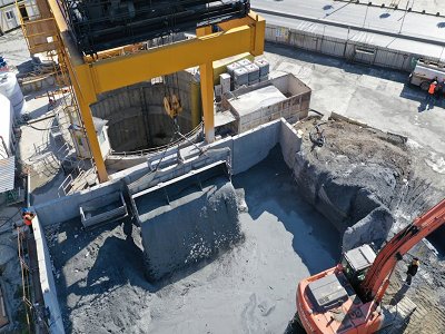 ˮ���ИI�D�ͣ��ķ��w�_ʼ��