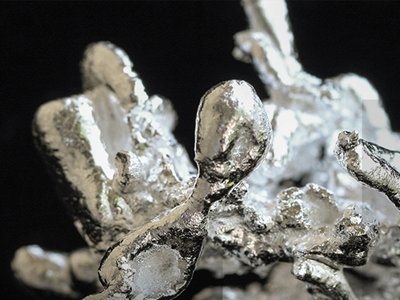 �r���L���ϵİ��y�������w����