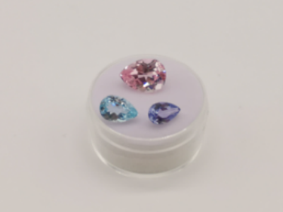 �{��ʯ��һ�����{ɫ�Ğ�ʲô߀���{��ʯ���ǳ���˓εĆ᣿