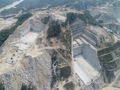 һ�������ʯ�ġ�ʯ�ĵVɽ����ա���׌���Иˡ��ɽ���