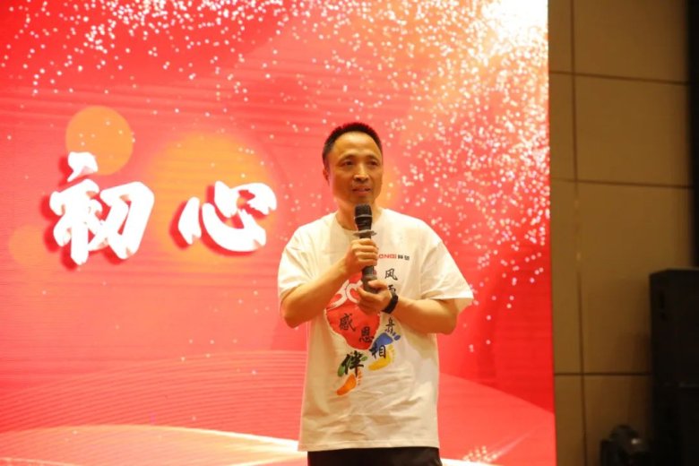 093101_082652_gsdt.jpg 1-8.jpg