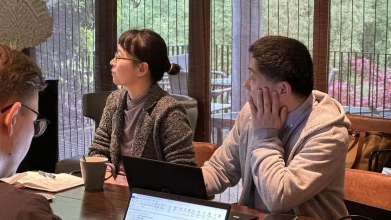 110809_635477_gsdt.jpg v33.jpg