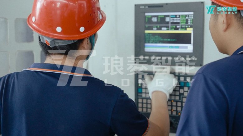 082739_229231_gsdt.jpg 082739_229231_gsdt.jpg