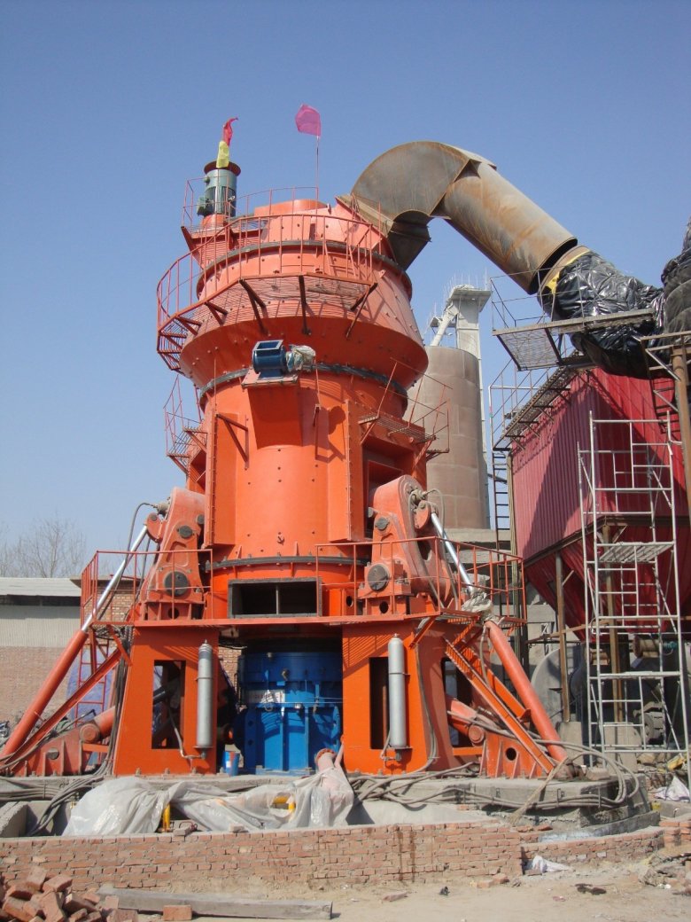 094313_196506_jswz.jpg 桂林礦機大型立式磨粉機.jpg