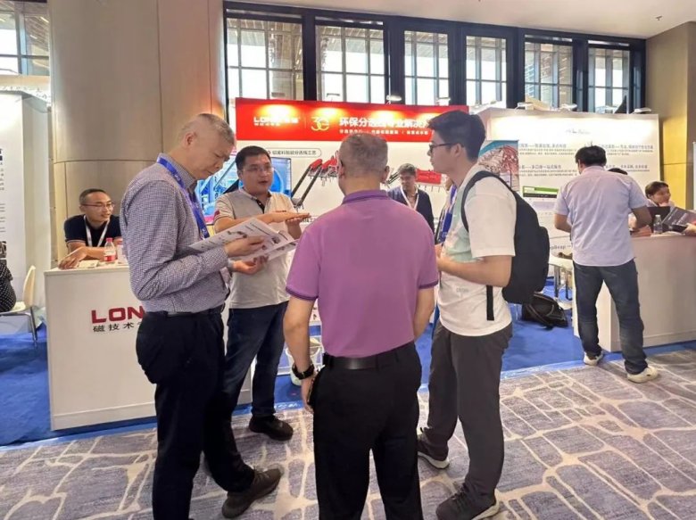 082703_779614_gsdt.jpg 082703_779614_gsdt.jpg