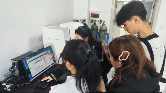 083101_376752_gsdt.png 083101_376752_gsdt.png