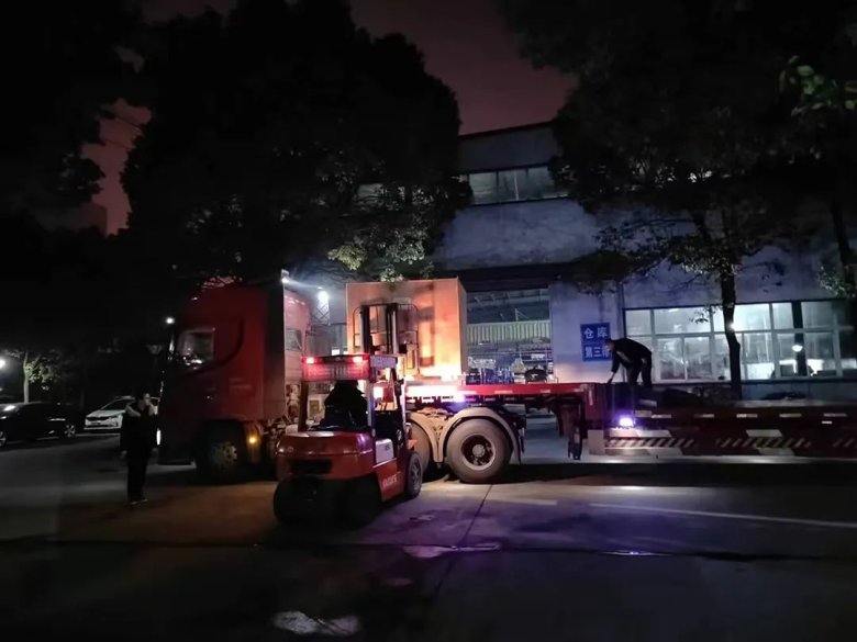 102843_814000_gsdt.jpg 102843_814000_gsdt.jpg