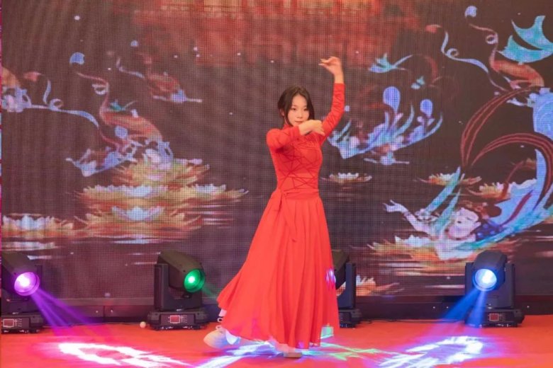 160150_971435_gsdt.jpg 160150_971435_gsdt.jpg