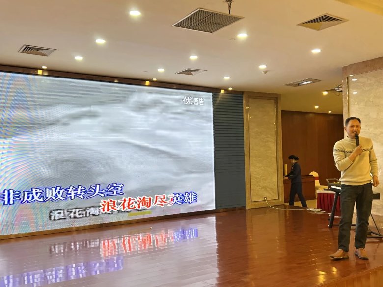 140333_215200_gsdt.jpg 140333_215200_gsdt.jpg