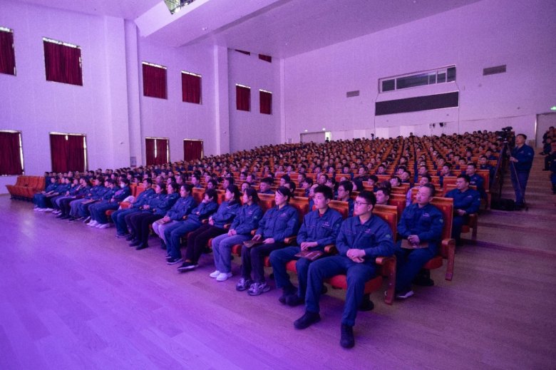 115923_372430_gsdt.jpg 115923_372430_gsdt.jpg