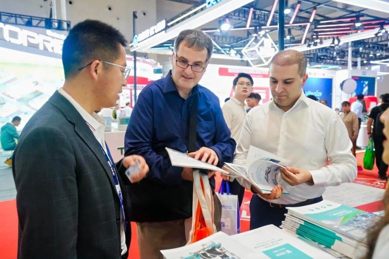 081507_007688_gsdt.jpg 081507_007688_gsdt.jpg