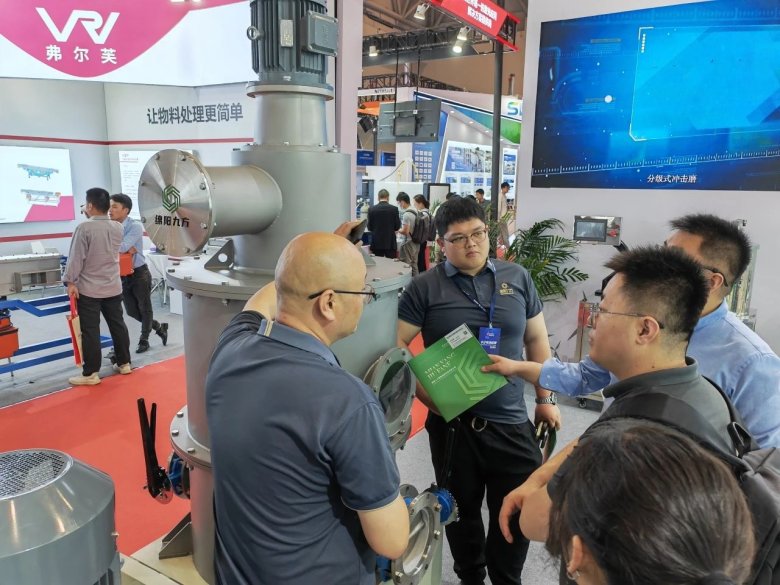 092650_817474_gsdt.jpg 092650_817474_gsdt.jpg