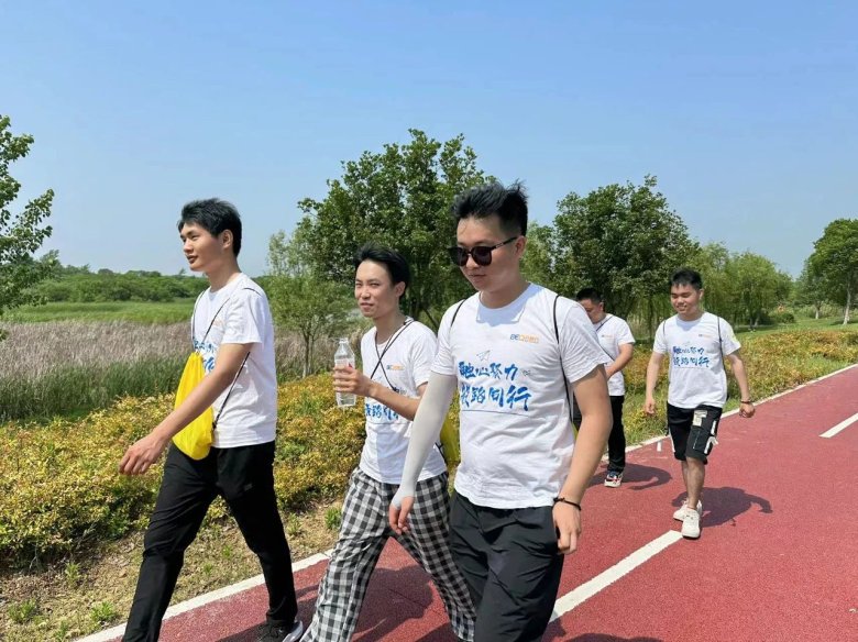 084024_042727_gsdt.jpg 084024_042727_gsdt.jpg