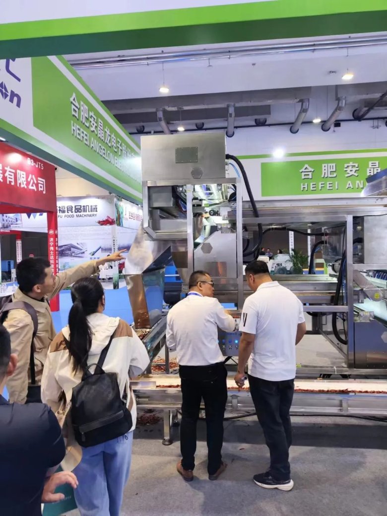 091415_791421_gsdt.jpg 091415_791421_gsdt.jpg