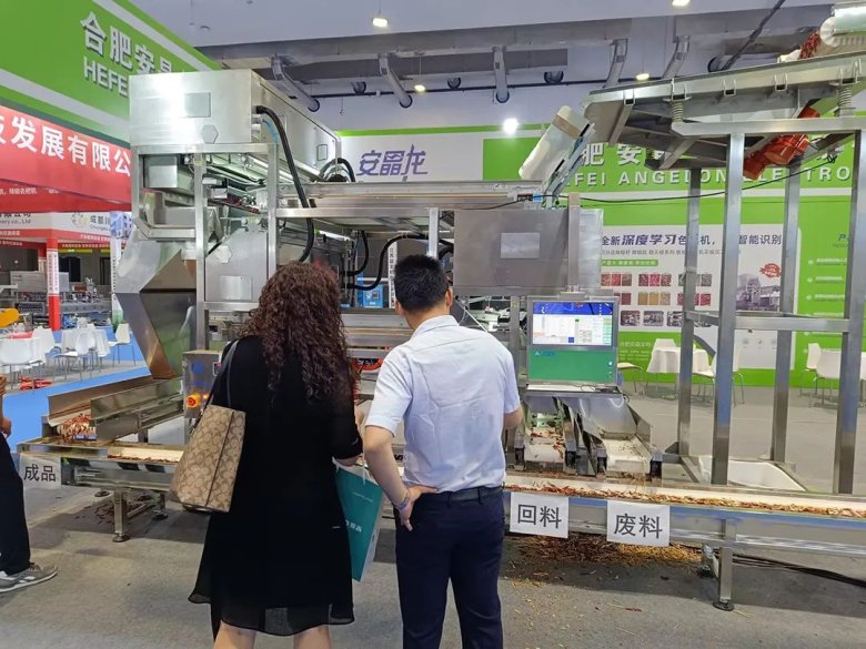 091613_252433_gsdt.jpg 091613_252433_gsdt.jpg