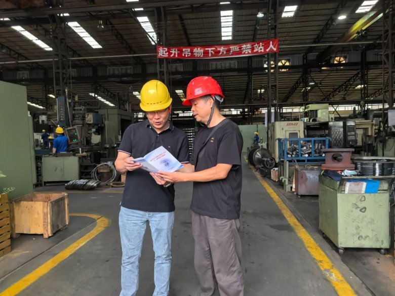 090937_098001_gsdt.jpg 090937_098001_gsdt.jpg